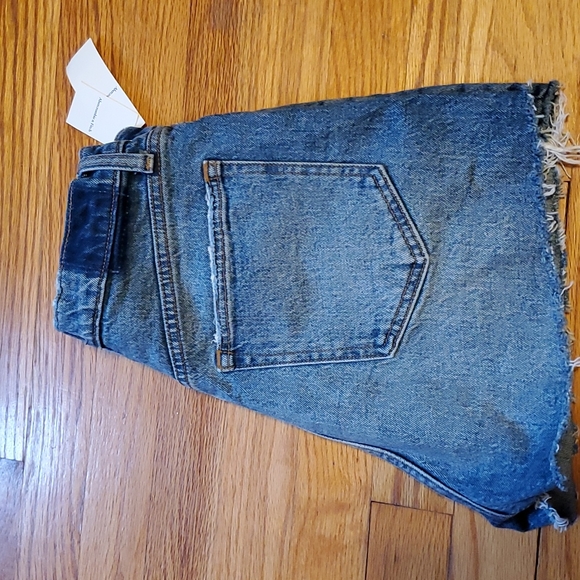 NWT A&F High Rise Mom Short - Picture 3 of 3